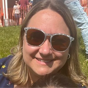 Meet your Posher, Alicia